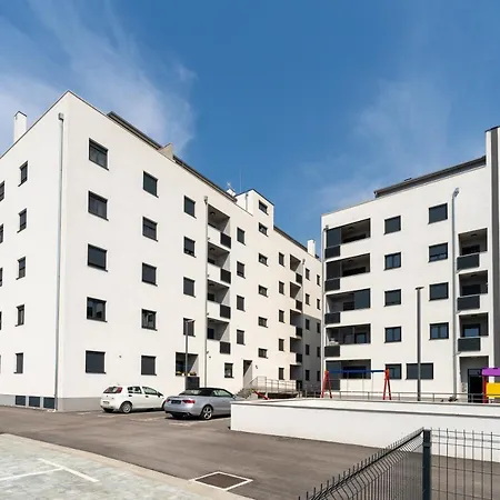 Roni + Besplatan Parking Apartment *
