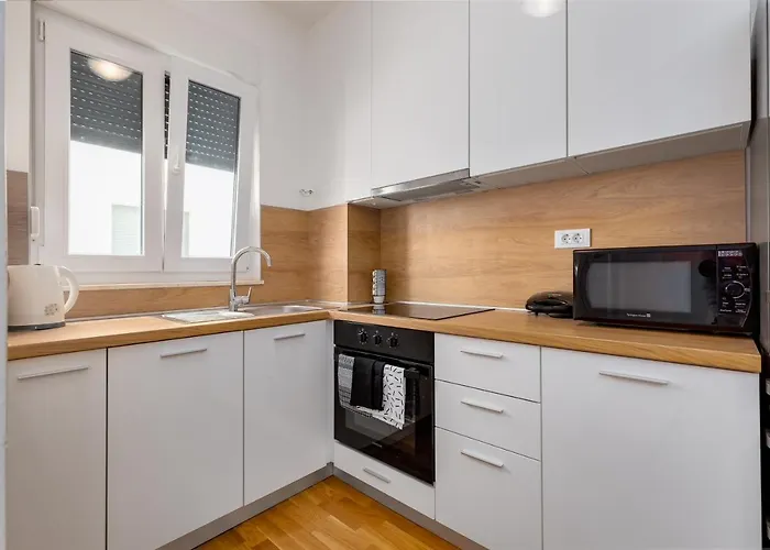 Roni + Besplatan Parking Daire *