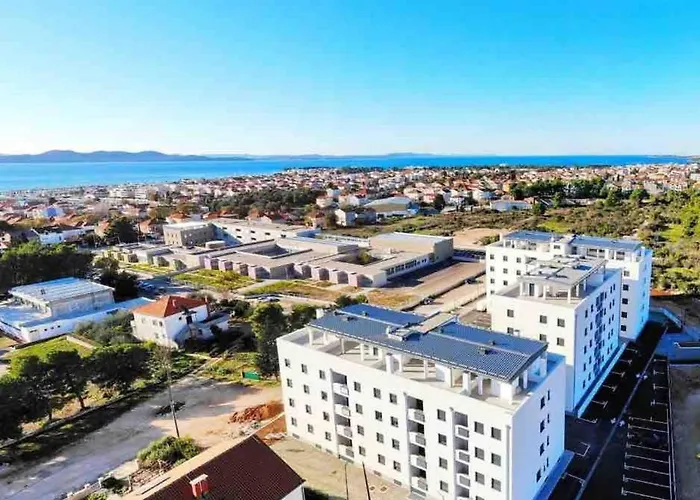 Roni + Besplatan Parking *