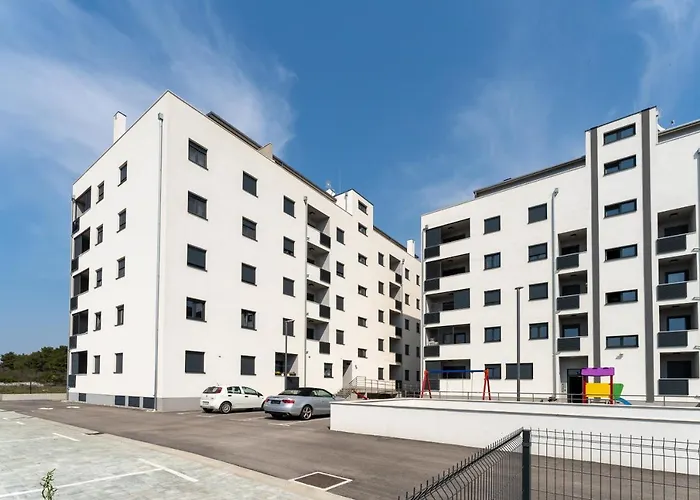 Roni + Besplatan Parking Daire *