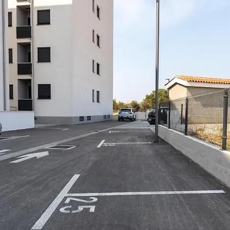 Apartamento Roni + Besplatan Parking *