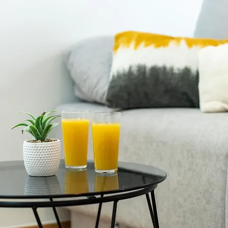 Roni + Besplatan Parking Apartment Zadar