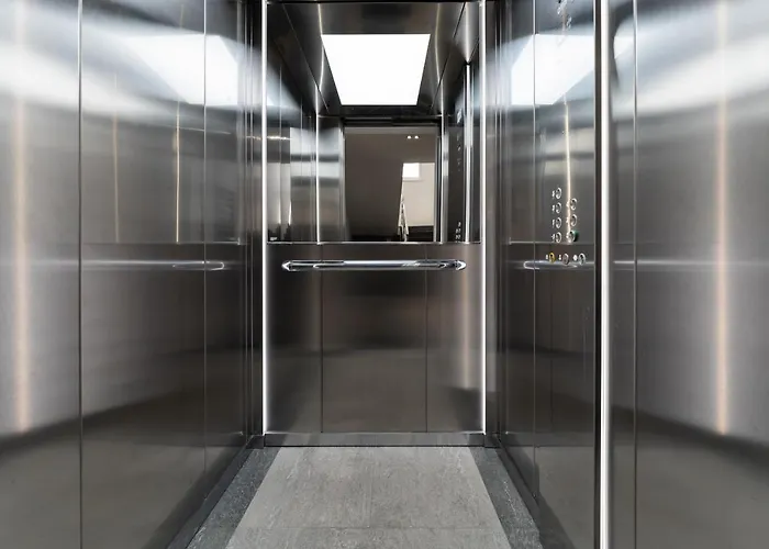 Roni + Besplatan Parking 公寓